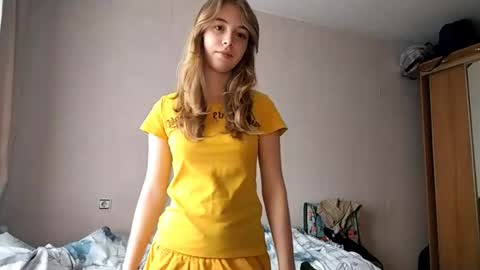 Snapshot of lateshastarnaud chatting on 05-20-26, 08:09 Linet online show from 05-20-26, 08:09