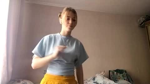 Snapshot of lateshastarnaud chatting on 05-26-26, 08:10 Linet online show from 05-26-26, 08:10