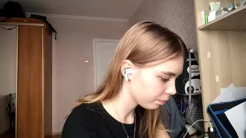 Snapshot of lateshastarnaud chatting on 05-29-26, 08:12 Linet online show from 05-29-26, 08:12
