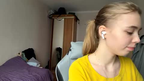Linet online show from 06-22-26, 07:38