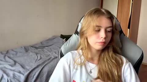 Linet online show from 07-17-26, 06:42