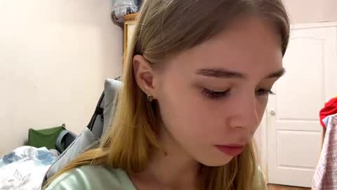 Linet online show from 07-28-26, 11:17