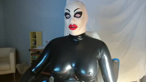 Latex Doll Iris online show from 02-25-25, 09:46