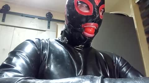 Snapshot of latexboy1986 chatting on 02-23-25, 09:00 latex boy 38 online show from 02-23-25, 09:00