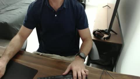 Snapshot of latexdave84 chatting on 10-23-25, 10:36 latexdave84 online show from 10-23-25, 10:36