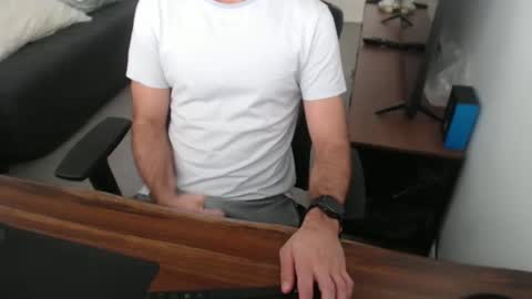 Snapshot of latexdave84 chatting on 01-16-26, 03:43 latexdave84 online show from 01-16-26, 03:43