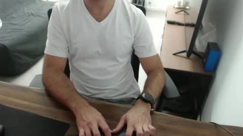 Snapshot of latexdave84 chatting on 01-19-26, 10:41 latexdave84 online show from 01-19-26, 10:41