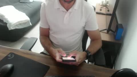 Snapshot of latexdave84 chatting on 02-10-26, 10:19 latexdave84 online show from 02-10-26, 10:19