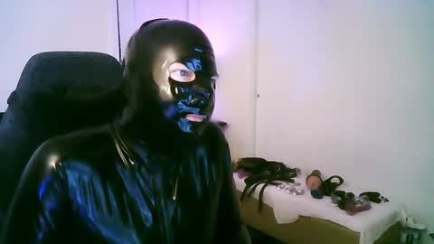 latexminheadroom online show from 10-27-25, 01:09