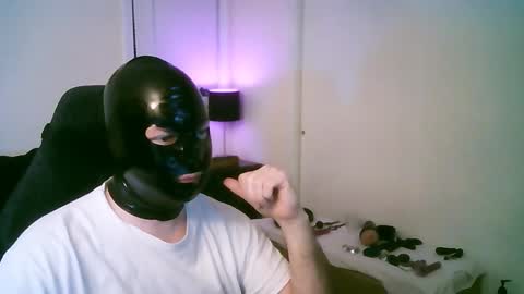 Snapshot of latexminheadroom chatting on 01-09-26, 11:06 latexminheadroom online show from 01-09-26, 11:06