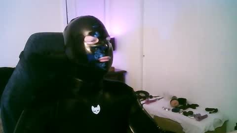Snapshot of latexminheadroom chatting on 01-12-26, 04:29 latexminheadroom online show from 01-12-26, 04:29