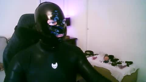 Snapshot of latexminheadroom chatting on 02-21-26, 02:45 latexminheadroom online show from 02-21-26, 02:45