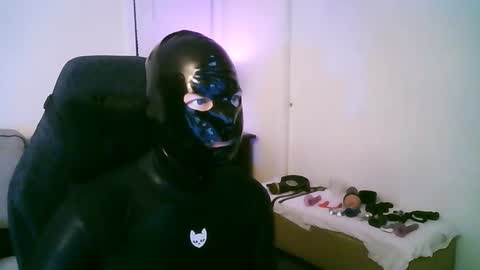 Snapshot of latexminheadroom chatting on 02-22-26, 02:02 latexminheadroom online show from 02-22-26, 02:02