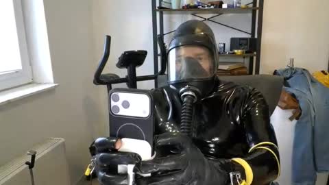 Snapshot of latexslaafboy2 chatting on 02-24-26, 10:57 latexslaafboy online show from 02-24-26, 10:57