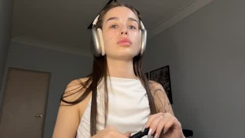 Snapshot of latiaburtenshaw chatting on 04-02-26, 05:21 Liza online show from 04-02-26, 05:21