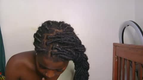 latiffaah_xx online show from 04-18-26, 07:07