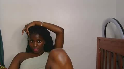 latiffaah_xx online show from 04-18-26, 07:58