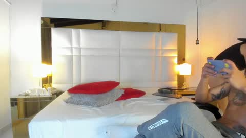Snapshot of latin_couple20y chatting on 02-07-25, 09:58 Johana y Santiago online show from 02-07-25, 09:58