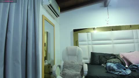 Johana y Santiago online show from 07-19-26, 03:10