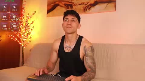 Snapshot of latin_green_eyes_ chatting on 07-10-26, 10:01 latin_green_eyes_ online show from 07-10-26, 10:01