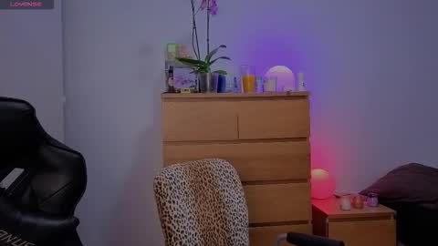  Free OF online show from 10-13-25, 05:13