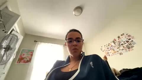 latina989 online show from 10-21-25, 03:57
