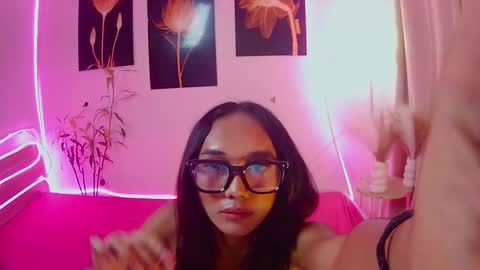 latina_kia online show from 11-11-25, 01:00