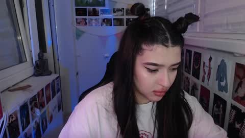 Snapshot of latina_mia chatting on 02-09-25, 06:11 miiiiiiaaaa online show from 02-09-25, 06:11