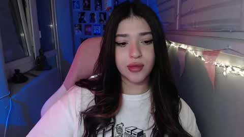 Snapshot of latina_mia chatting on 02-23-25, 12:08 miiiiiiaaaa online show from 02-23-25, 12:08