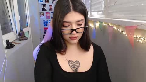 Snapshot of latina_mia chatting on 03-06-25, 12:19 miiiiiiaaaa online show from 03-06-25, 12:19