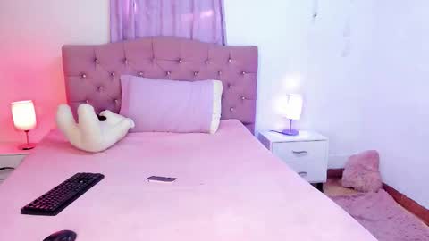 Martina online show from 11-20-25, 07:02