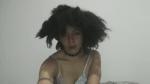 Snapshot of latinadreamy chatting on 05-04-26, 01:23 Latinacoka online show from 05-04-26, 01:23