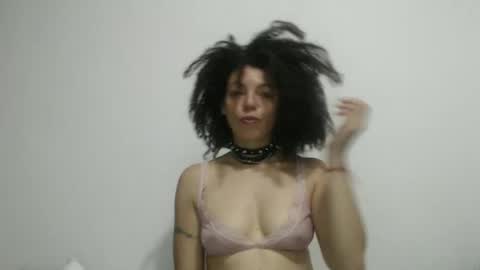Snapshot of latinadreamy chatting on 05-31-26, 01:47 Latinacoka online show from 05-31-26, 01:47