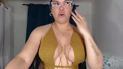 Snapshot of latinaflower_ts chatting on 02-14-25, 02:50 FLOR SALVAJE online show from 02-14-25, 02:50