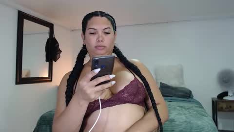 Snapshot of latinaflower_ts chatting on 10-05-25, 08:29 FLOR SALVAJE online show from 10-05-25, 08:29