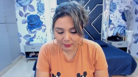 Snapshot of latinaholequeen chatting on 09-15-25, 02:50 EMMA   online show from 09-15-25, 02:50