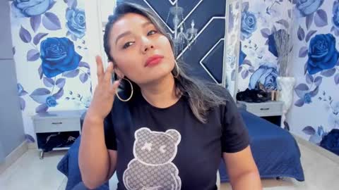Snapshot of latinaholequeen chatting on 09-17-25, 02:41 EMMA   online show from 09-17-25, 02:41