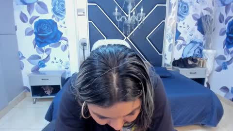 Snapshot of latinaholequeen chatting on 09-24-25, 03:04 EMMA   online show from 09-24-25, 03:04