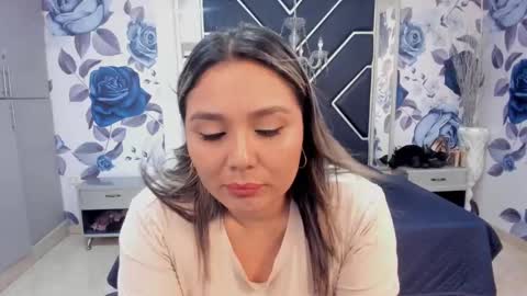 Snapshot of latinaholequeen chatting on 10-06-25, 03:09 EMMA   online show from 10-06-25, 03:09