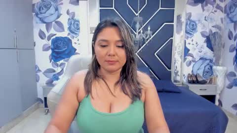 Snapshot of latinaholequeen chatting on 11-13-25, 02:49 EMMA online show from 11-13-25, 02:49