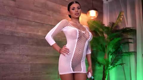 Latina online show from 09-19-25, 05:02