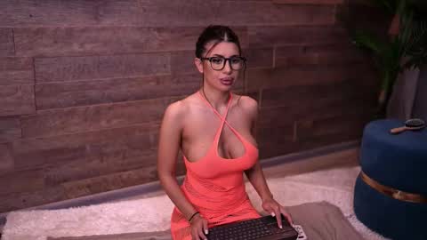 Latina online show from 10-13-25, 04:51