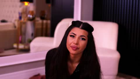 Latina online show from 04-19-26, 05:01