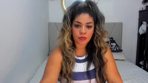 latinamav22 online show from 04-21-26, 08:34