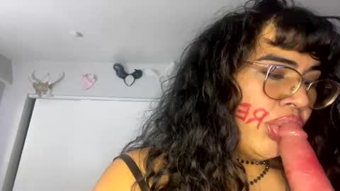 Snapshot of latinatgirldoll chatting on 01-17-25, 03:53 latinatgirldoll online show from 01-17-25, 03:53