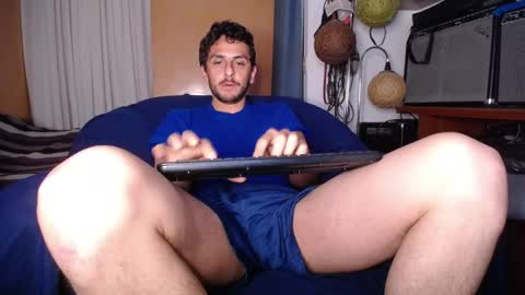 Snapshot of latincurious0 chatting on 09-30-25, 03:00 Juanito online show from 09-30-25, 03:00