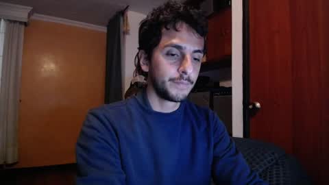 Snapshot of latincurious0 chatting on 10-01-25, 02:17 Juanito online show from 10-01-25, 02:17