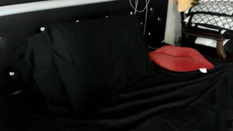 Snapshot of latinfyre chatting on 12-07-24, 02:46 Chris online show from 12-07-24, 02:46