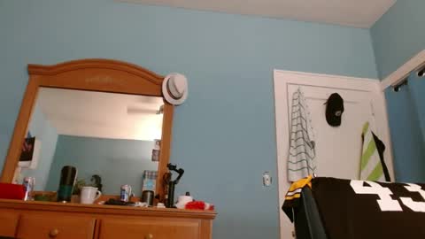 Snapshot of latinfyre chatting on 09-21-25, 05:09 Chris online show from 09-21-25, 05:09