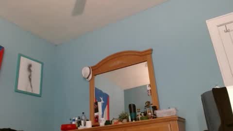 Snapshot of latinfyre chatting on 10-11-25, 05:22 Chris online show from 10-11-25, 05:22